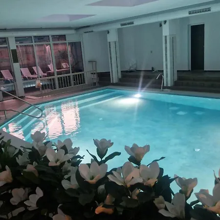 Galant Hotel 3*